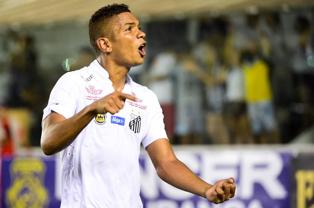 David Braz converteu suas cobrança de pênaltis contra o Palmeiras tanto na final de 2015 quanto na semifinal desse ano (Foto: Djalma Vassão/Gazeta Press)