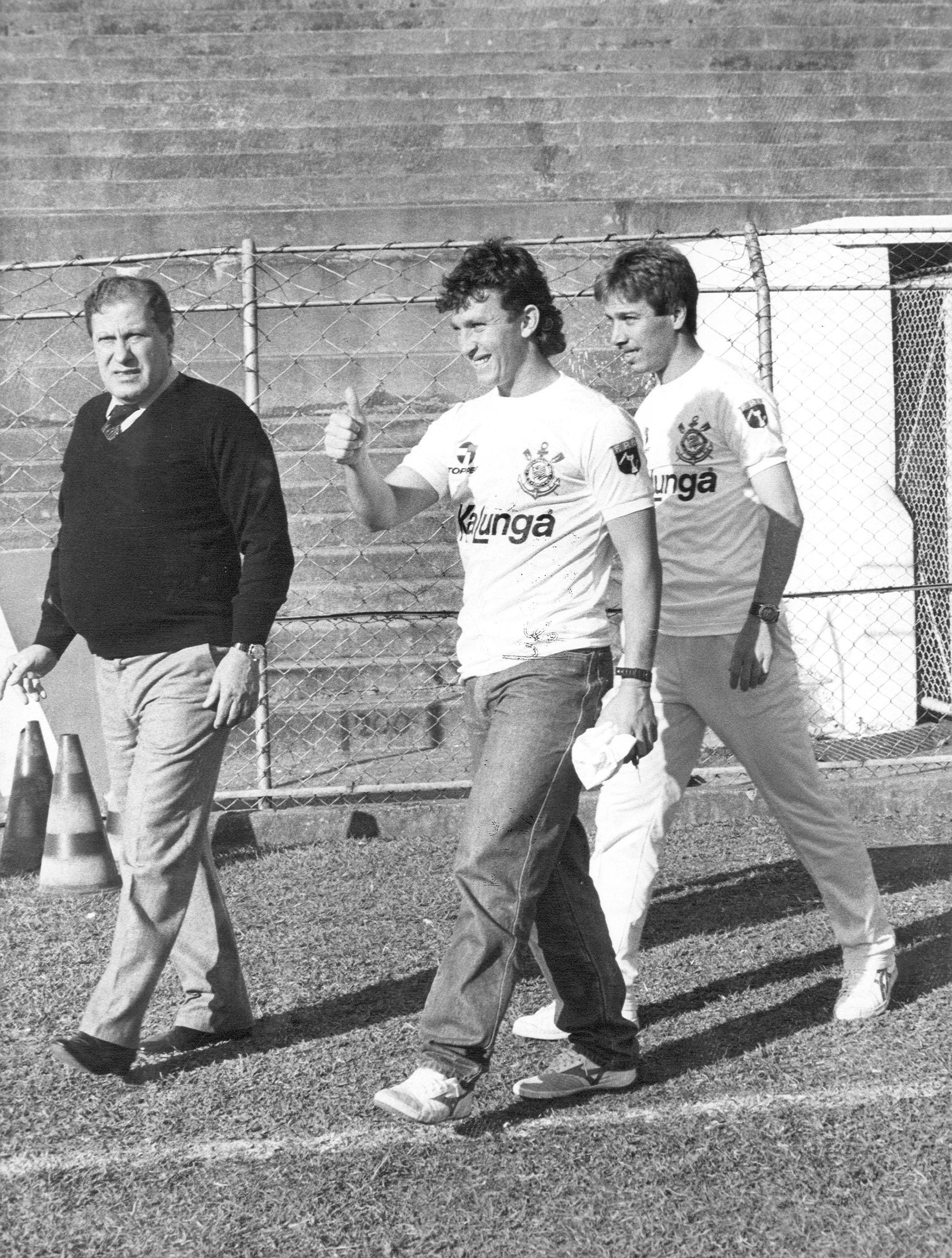 Sem estourar no Verdão, Neto foi trocado por Ribamar e, no Corinthians, virou ídolo da torcida alvinegra. (Foto: Acervo/Gazeta Press)