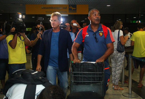 Oswaldo chegou ao Sport após demissão de Falcão (Foto: Reprodução/Twitter)