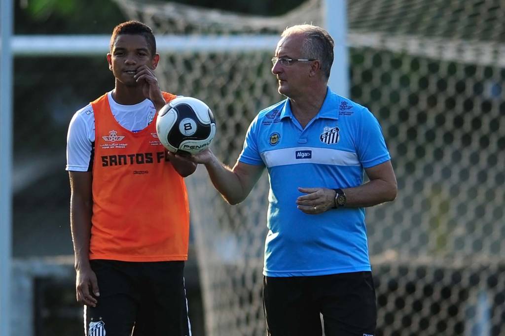 Dorival Júnior avisou que Lucas Veríssimo jogará, caso David Braz não reúna condições (Foto: Ivan Storti)