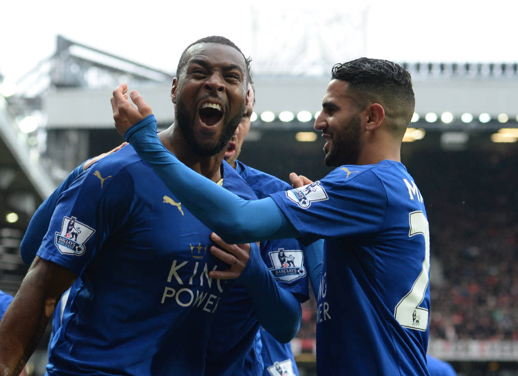 Apesar do empate, Leicester segue perto do título (Foto: Oli Scarff/AFP)