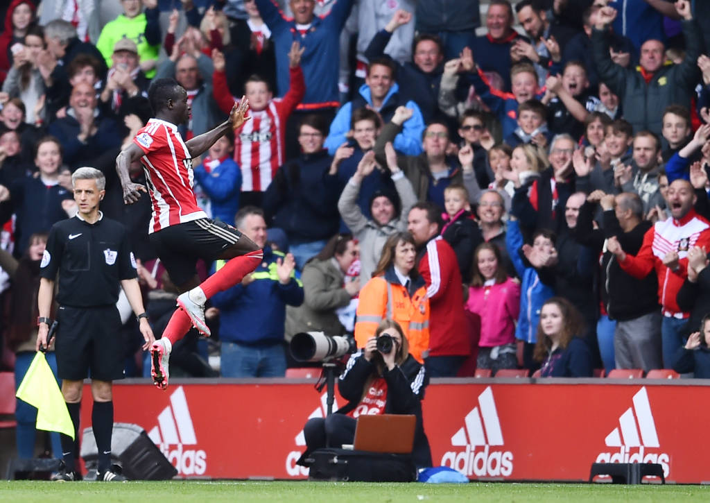 Mane marcou três vezes (Foto: Ben Stansall/AFP)