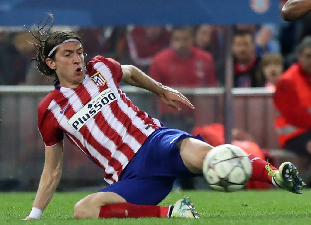 Instituto que analisa o futebol, coloca cinco brasileiros entre os 20 melhores defensores do mundo (Foto: Cesar Manso/ AFP) 