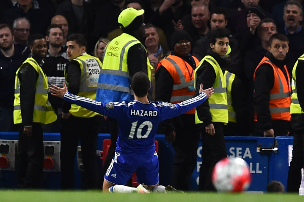 Hazard arranca empate para o Chelsea e garante título para os Foxes (Ben Stansall/ AFP) 