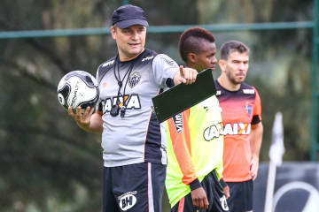Aguirre deve escalar equatoriano Cazares na equipe titular (Bruno Cantini/CAM(