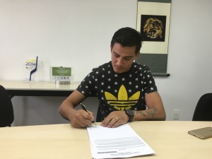 Ayrton já disputou a Série A do Brasileirão por times como Flamengo e Palmeiras Foto: Divulgação/Figueirense)