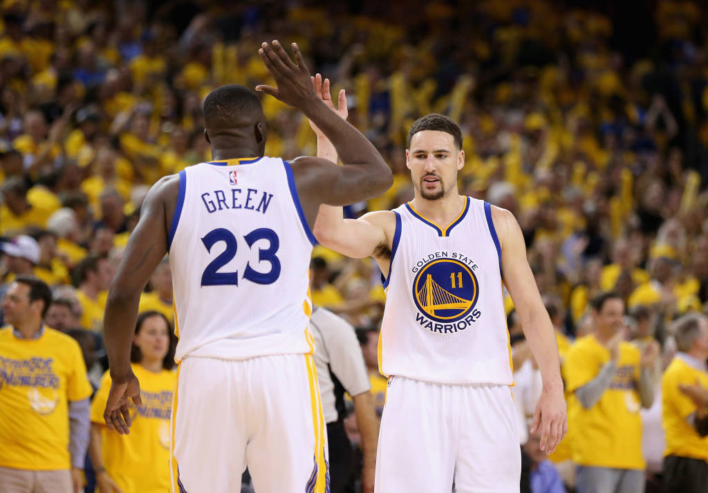 Klay Thompson foi o destaque da vitória dos Warriors em Oakland (Foto: Ezra Shaw/Getty Images/AFP)
