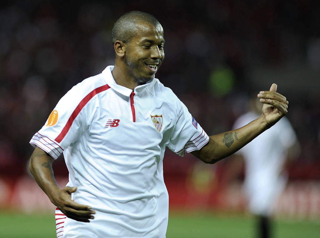 Brasileiro Mariano fez um golaço para sacramentar classificação do Sevilla (Foto: CRISTINA QUICLER/AFP)