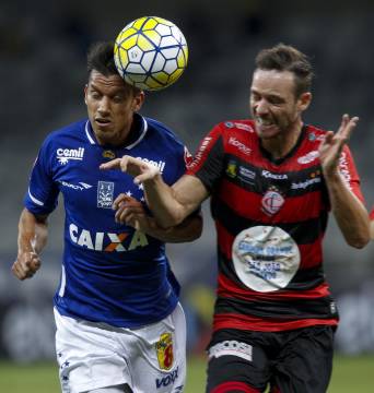 Equipe mista do Campinense fez jogo duro contra o Cruzeiro (Washington Alves/Light Press)