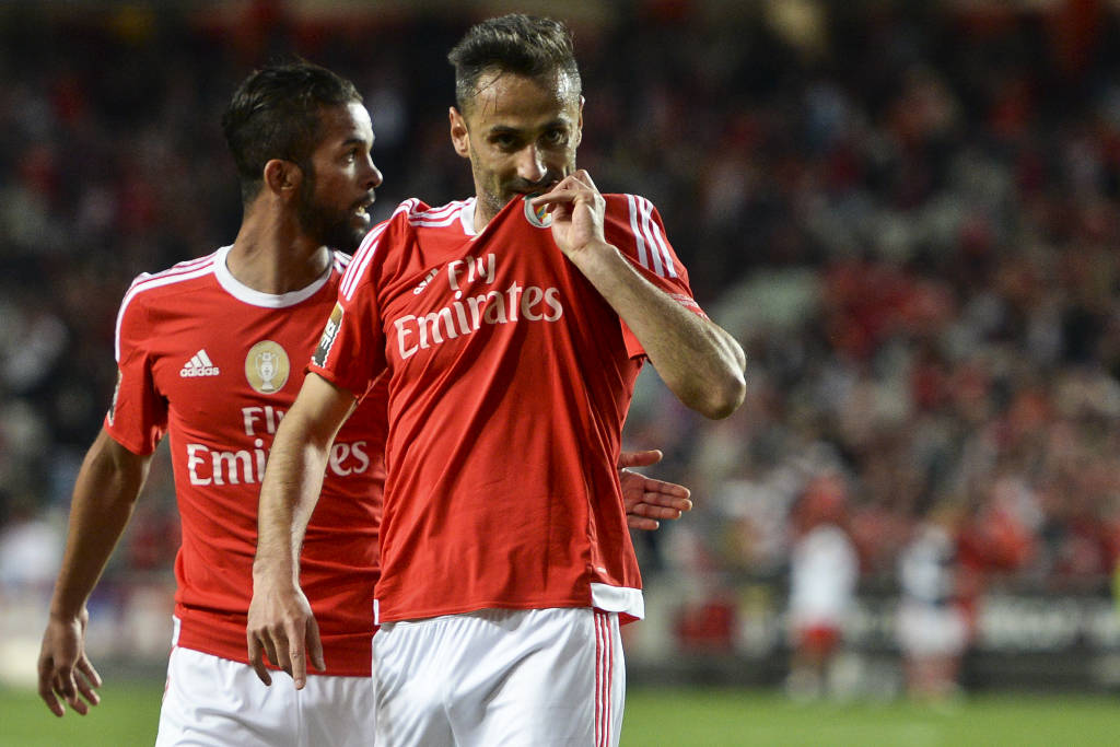 Artilheiro do Português, o atacante brasileiro Jonas é a esperança de gols do Benfica (Foto: Patricia de Melo Moreira/AFP)