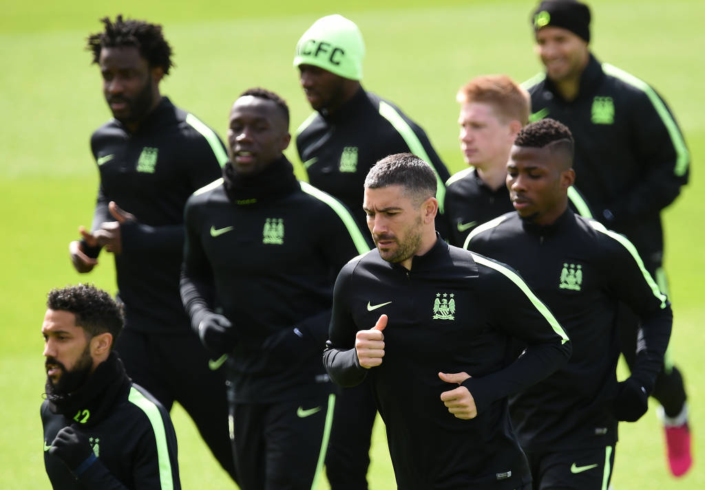 Eliminado nesta semana pelo Real Madrid, o Manchester City ainda não está confirmado na próxima Liga dos Campeões (Foto: Paul Ellis/AFP)