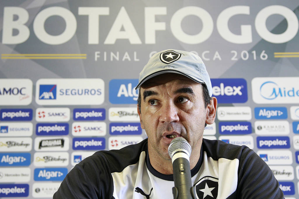 Técnico vice-campeão do Carioca admite assédio do time celeste (Foto: Vítor Silva/SSPress)