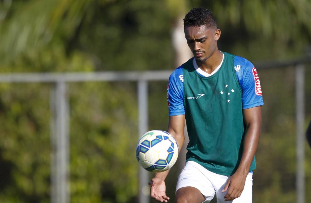 Jovem volante é visto como um promessa para o futuro no Cruzeiro (Washington Alves/Light Press)