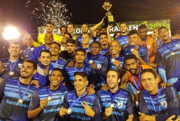 No domingo, o Londrina se sagrou campeão do interior no Paranaense (Londrina/Divulgação)