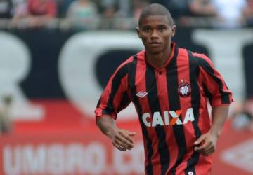 Volante pertence ao Atlético-PR e chega por empréstimo ao Coelho (Atlético-PR/Site oficial_