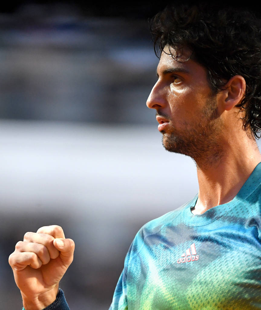 Thomaz Bellucci aplicou um pneu no número 1 do mundo (Foto: Tiziana Fabi/AFP)