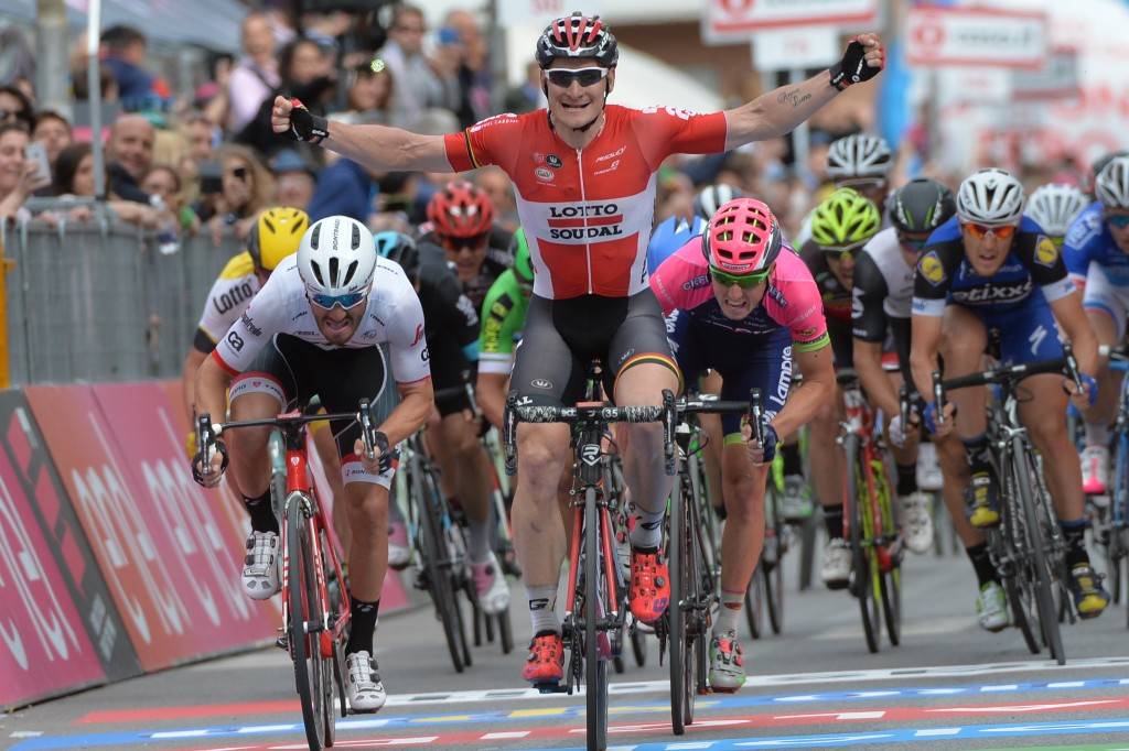 Vencedor da quinta etapa, o alemão Greipel voltou a vencer uma etapa da Volta da Itália (foto: Divulgação/Giro D'Italia)