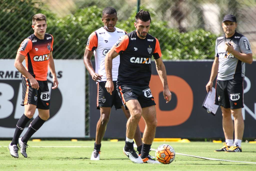 Aguirre deve escalar uma equipe mais ofensiva no Horto; Dátolo é opção para armar as jogadas (Bruno Cantini/CAM)