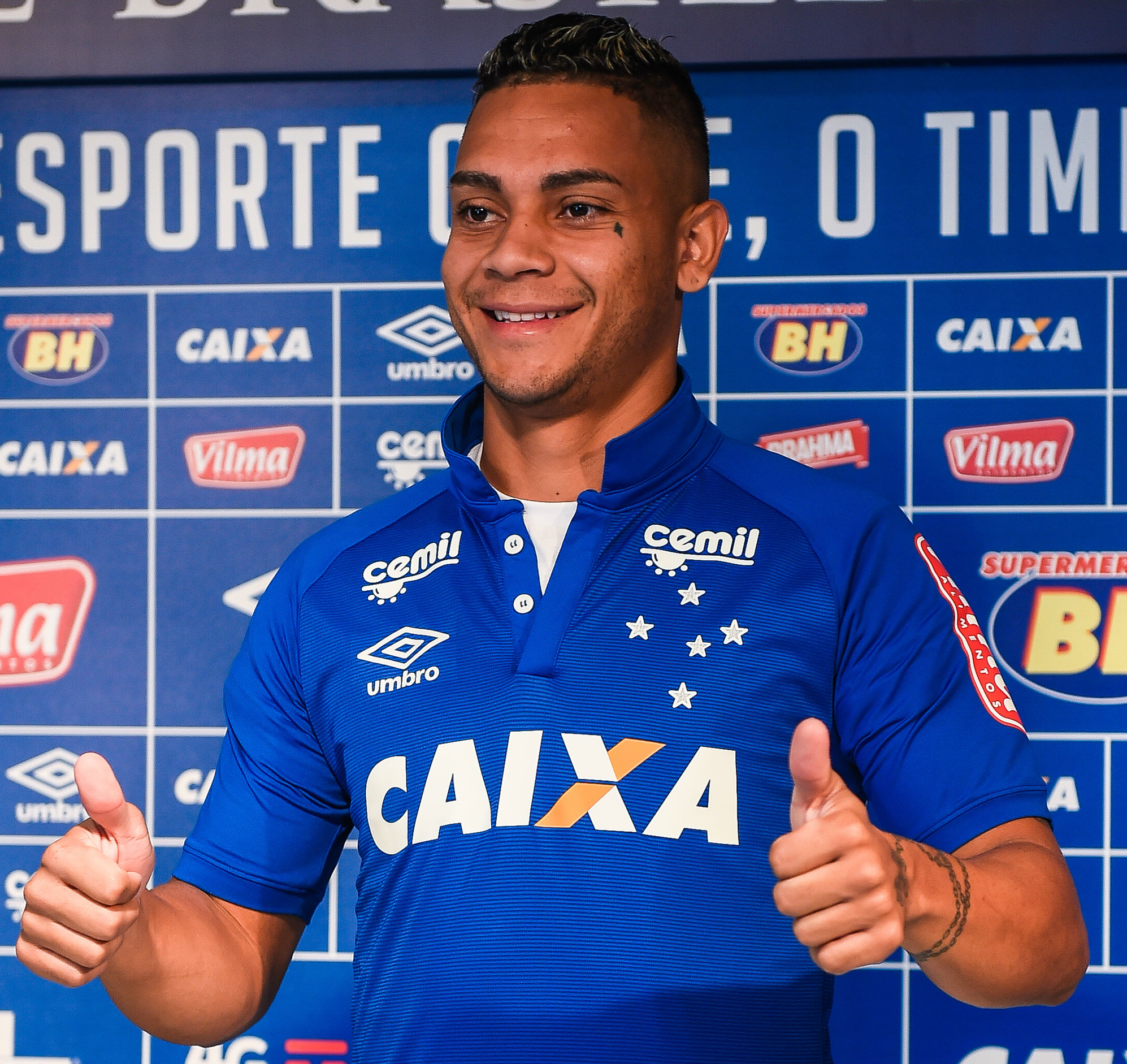 Apresentado, Bryan celebra volta ao Cruzeiro e lembra passagem por Portugal