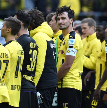 Hummels é o capitão do Borussia (Foto: AFP/PATRIK STOLLARZ)