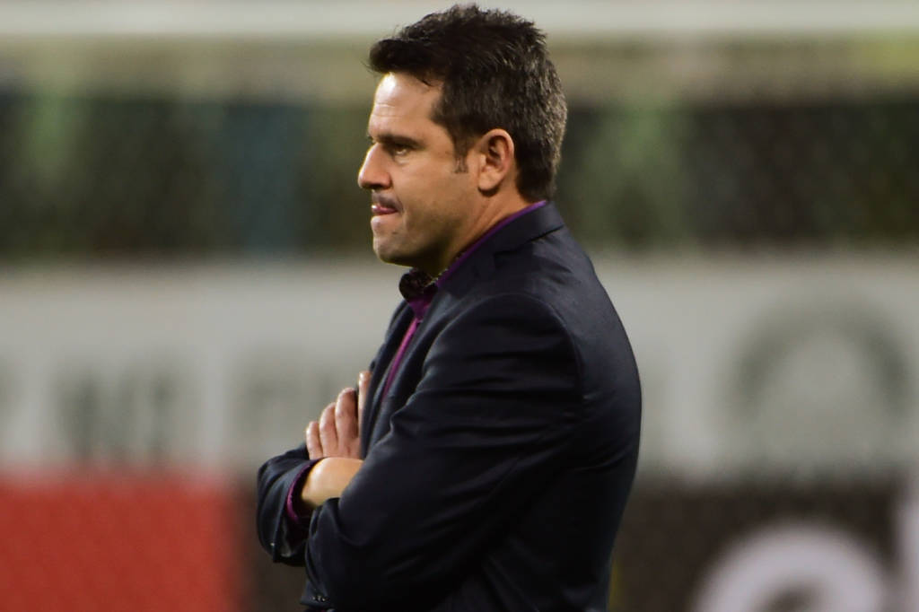 Argel Fucks busca apostar em valores da base para equipe seguir em bom momento (Foto: Djalma Vassão/Gazeta Press)