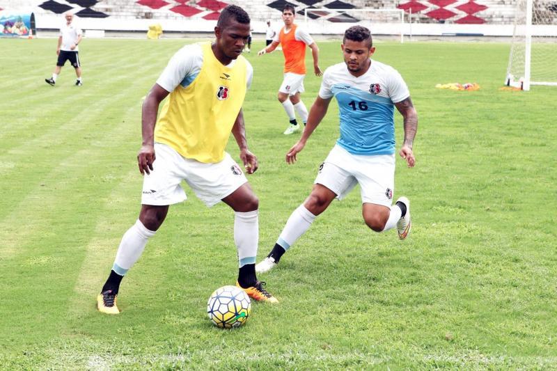 Meia equatoriano Alex Bolaño será titular contra o Cruzeiro (Foto: Antônio Melcop/Santa Cruz F.C.)