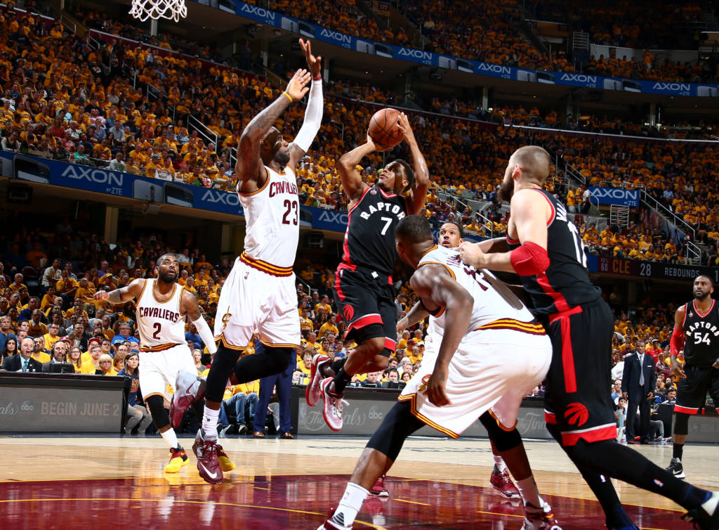 A defesa do Cavs também foi decisiva no quinto jogo da série (Foto: Nathaniel S. Butler/NBAE via Getty Images/AFP)