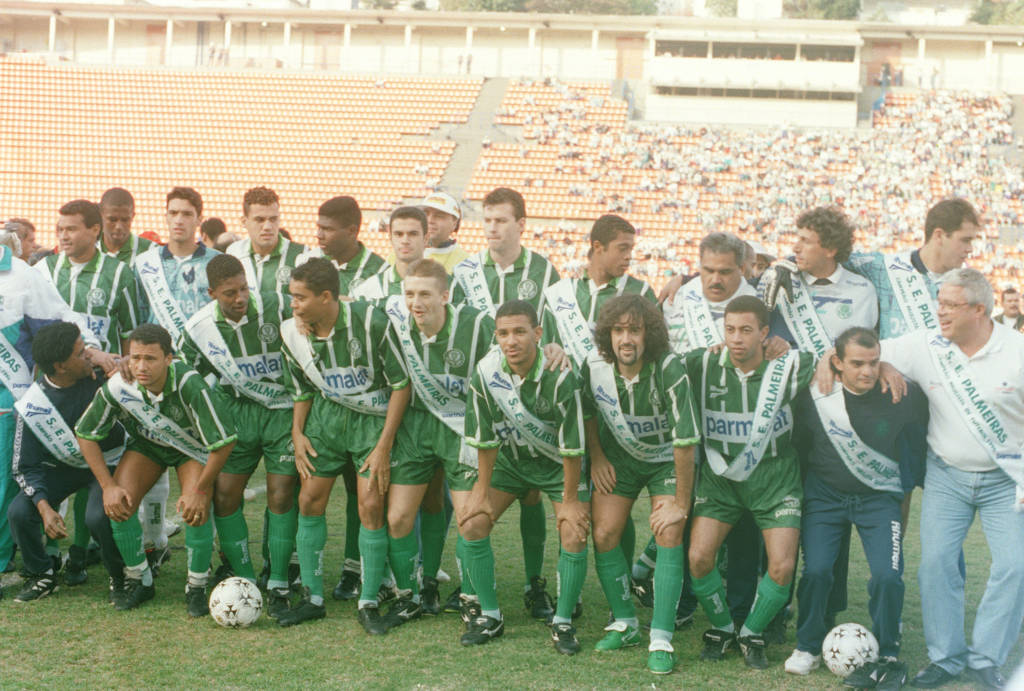 Cabeludo goleiro Marcos e italiano Marco Osio ganharam faixas contra o Xv de Jaú (Foto: Acervo/Gazeta Press)