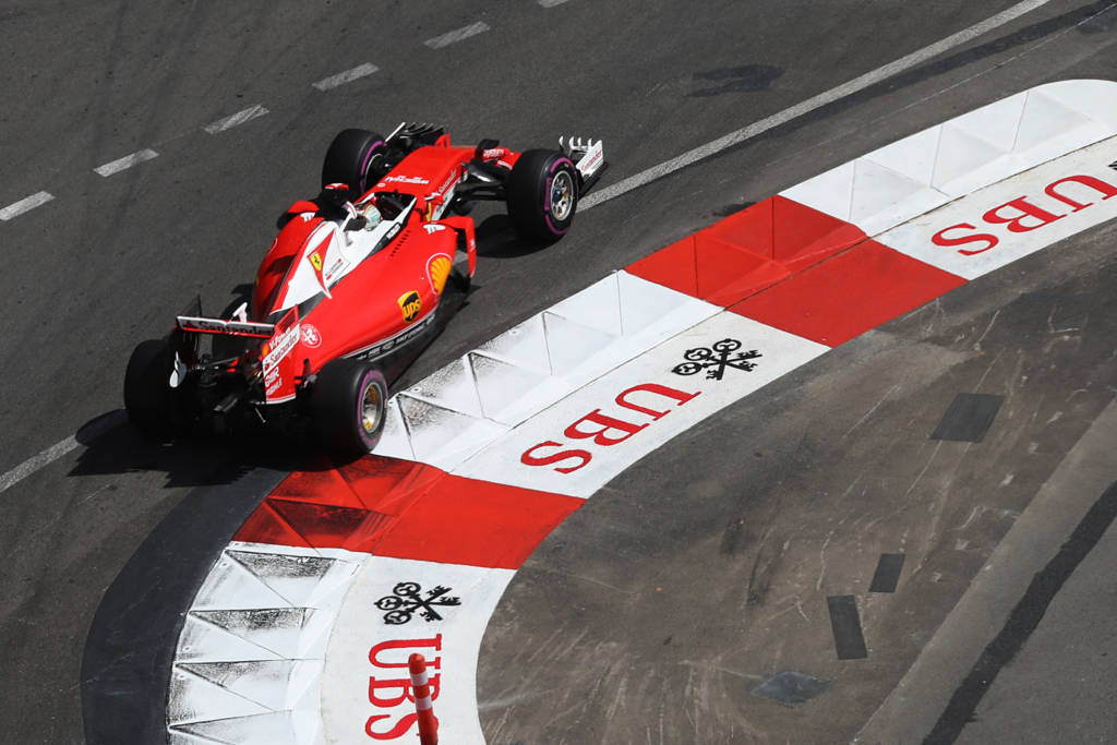 Sebastian Vettel deixou rivais para trás no último treino em Mônaco (Foto: Valery Hache/AFP)