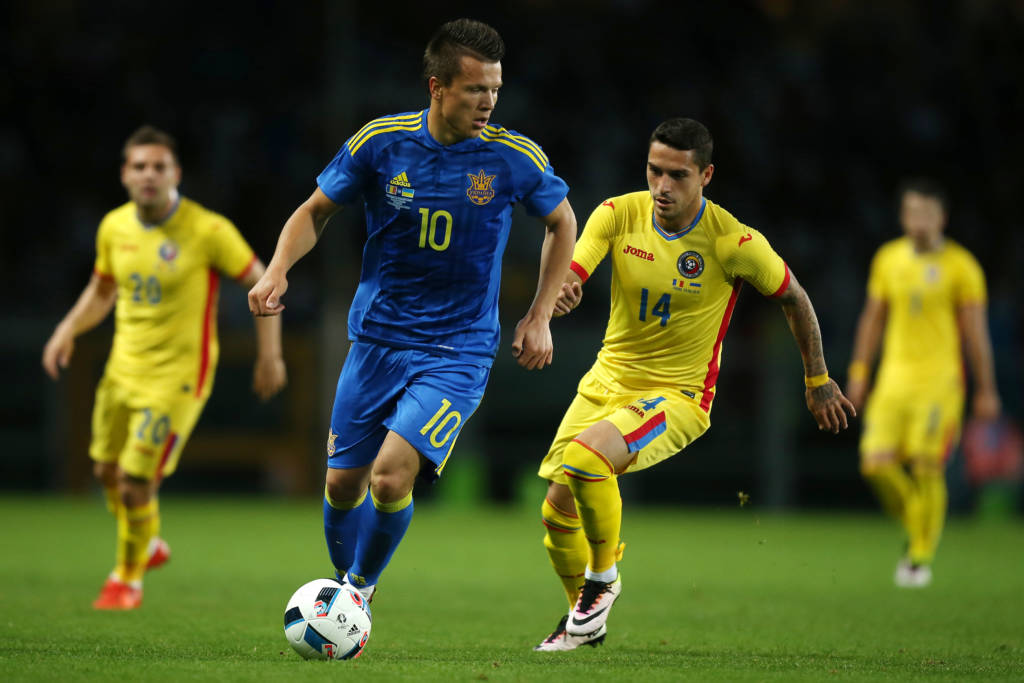 Ucrânia e Romênia fizeram jogo de sete gols (Foto: Marco Bertorello/AFP)
