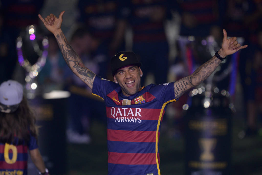 O lateral-direito Daniel Alves pode ser anunciado como novo reforço da Juventus ainda nesta semana (Foto: Josep Lago/AFP)