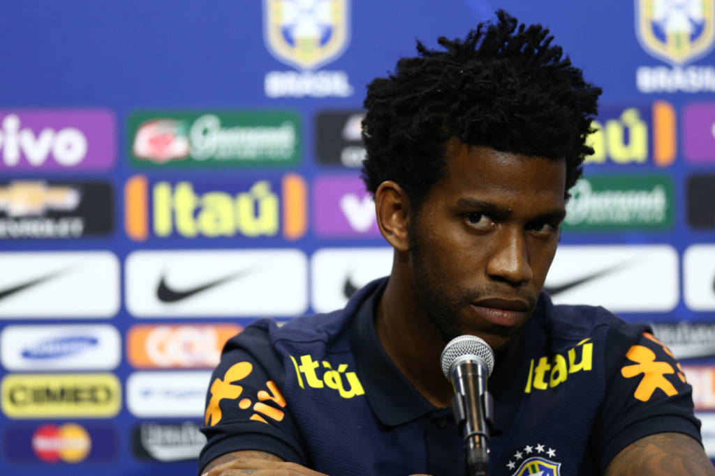 Parceiro de Miranda, Gil não liga para quem preferia outros atletas na Seleção (foto: Lucas Figueiredo/Mowa Press)