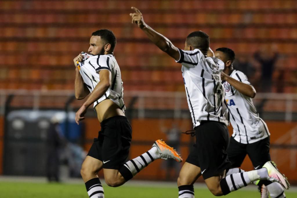 Novatos já começaram a se acostumar à presença da Fiel (foto: Rodrigo Gazzanel/Ag. Corinthians)