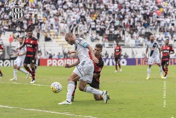 Atacante Roger entende que a equipe precisa recuperar os pontos perdidos para o Flamengo (Fábio Leoni/Ponte Press)