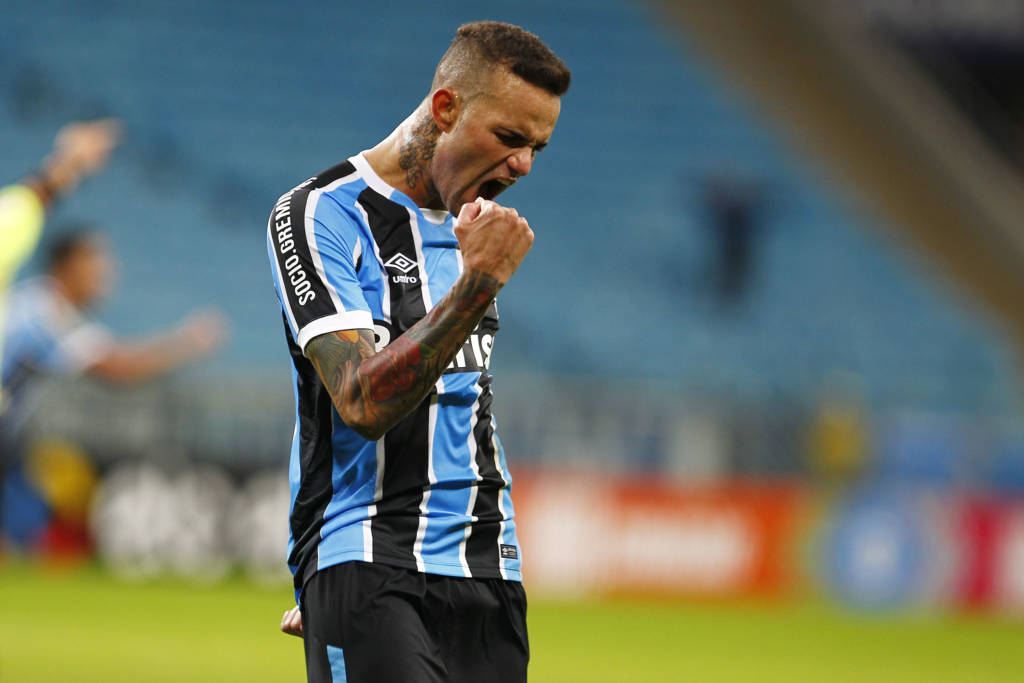 Atacante teve personalidade para desempatar o jogo com a Ponte nos acréscimos (foto: Lucas Uebel/Grêmio)