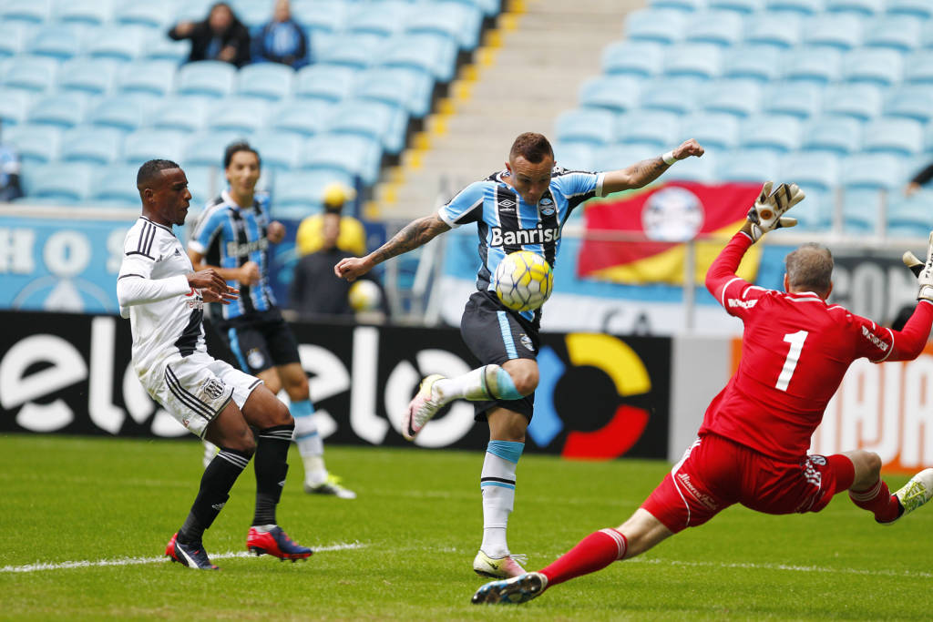 Everton desperdiçou boas chances de construir uma vitória mais tranquila na Arena (foto: Lucas Uebel/Grêmio)
