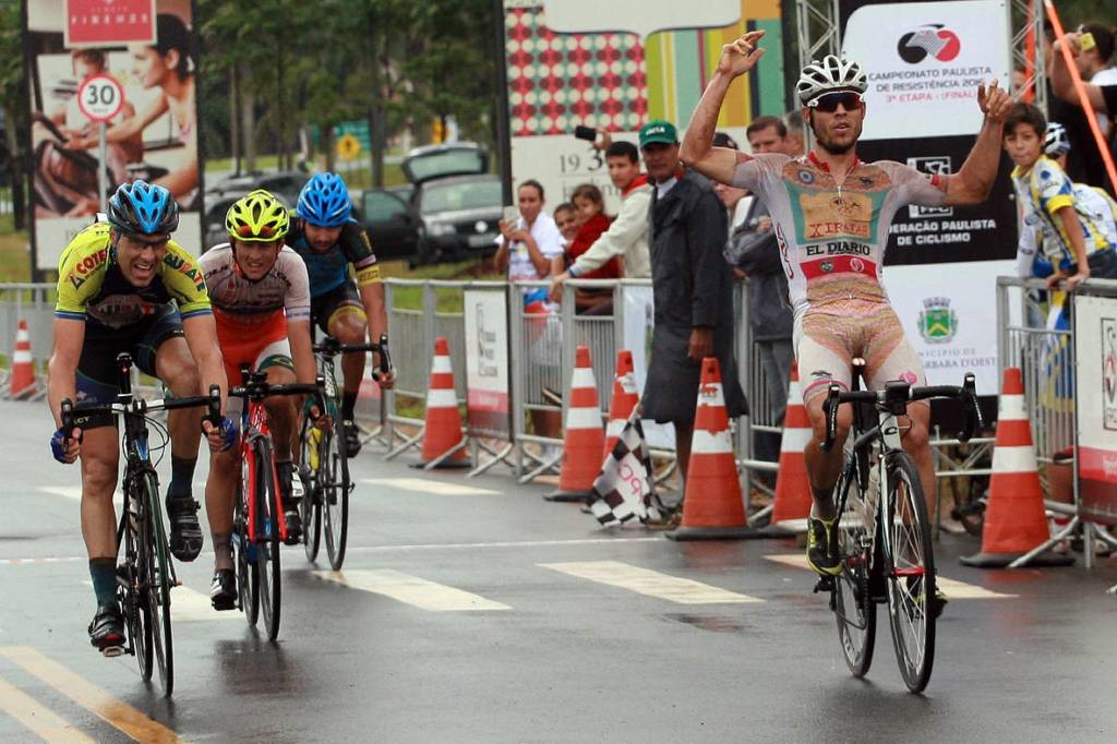 Alan Valêncio Maniezzo venceu no masculino (Foto: Ivan Storti/FPCiclismo)