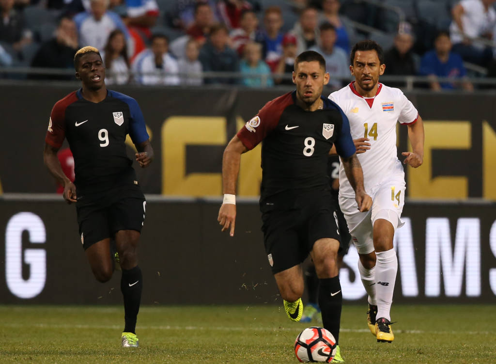 USA's Clint Dempsey controls the ball during the Copa America Centenario football tournament in Chicago, Illinois, United States, on June 7, 2016. / AFP PHOTO / tasos katopodis