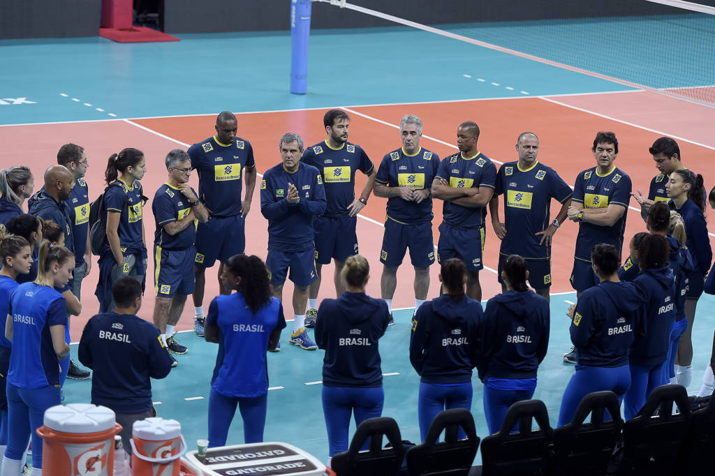 Seleção feminina de vôlei treinou na Arena Carioca 1, no Parque Olímpico (Foto: Alexandre Loureiro/Inovafoto/CBV)