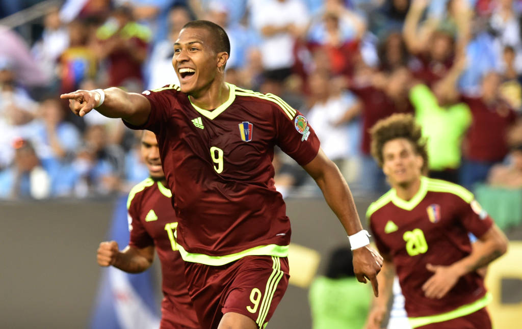 Venezuela's Jose Salomon Rondon celebrates after scoring against Uruguay during the Copa America Centenario football tournament in Philadelphia, Pennsylvania, United States, on June 9, 2016. / AFP PHOTO / Nicholas Kamm