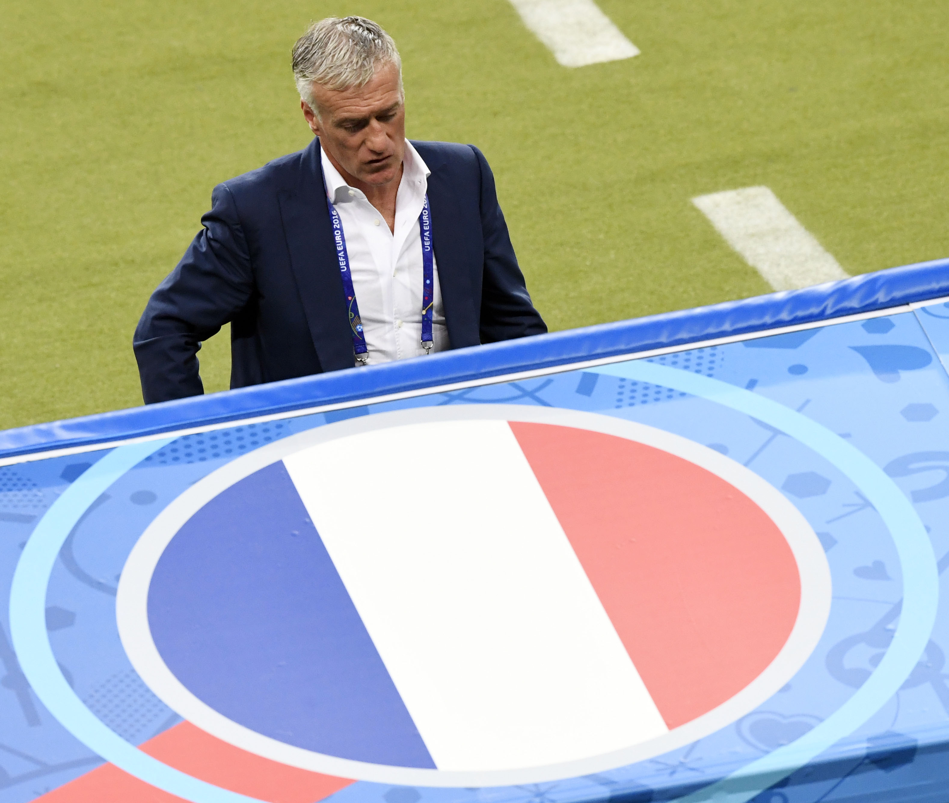 Técnico francês 'puxa orelha' de principal jogador do país (Foto: Miguel Medina/ AFP)