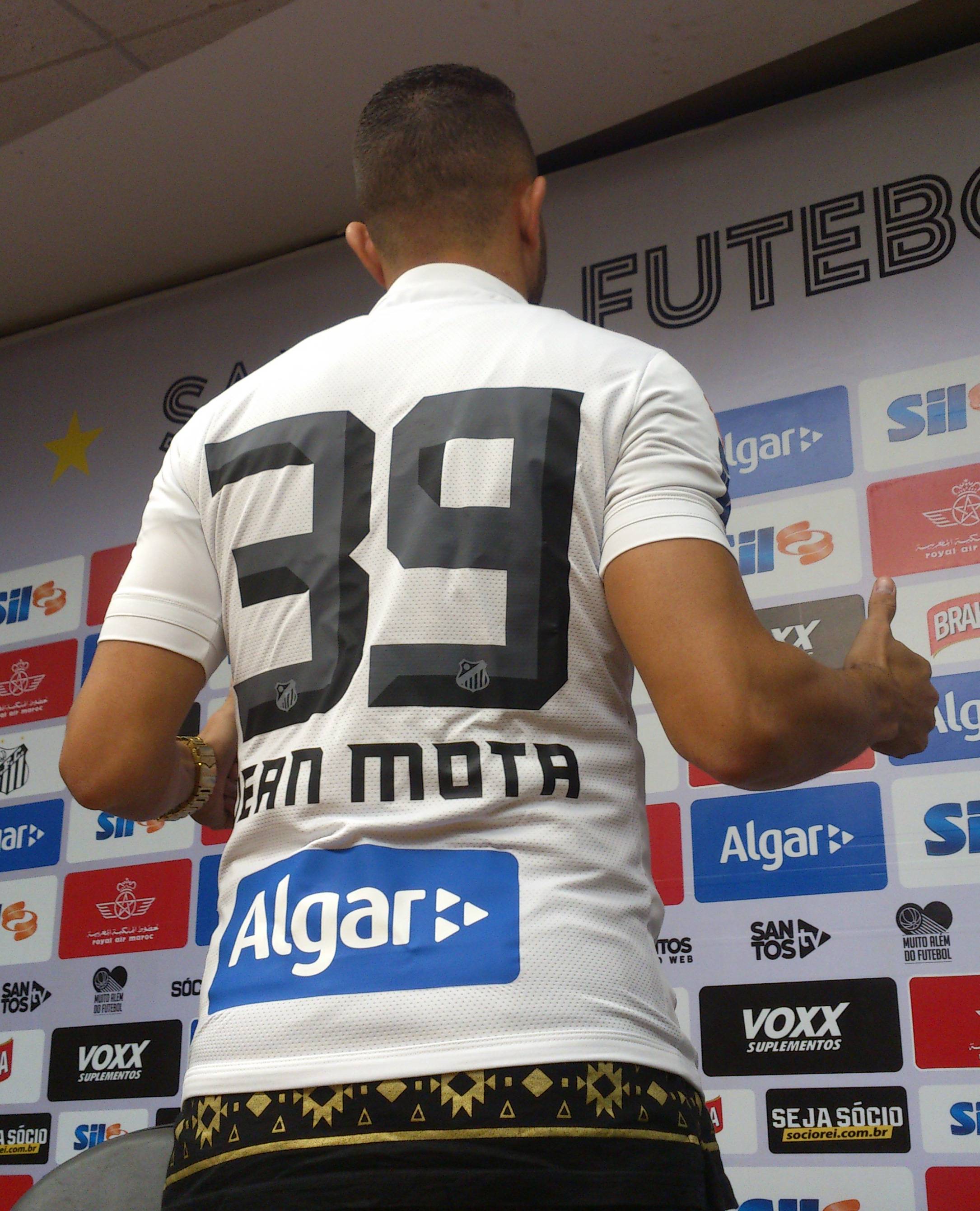Jean Mota usará a camisa 39, que era de Nilson Foto: Tiago Salazar)