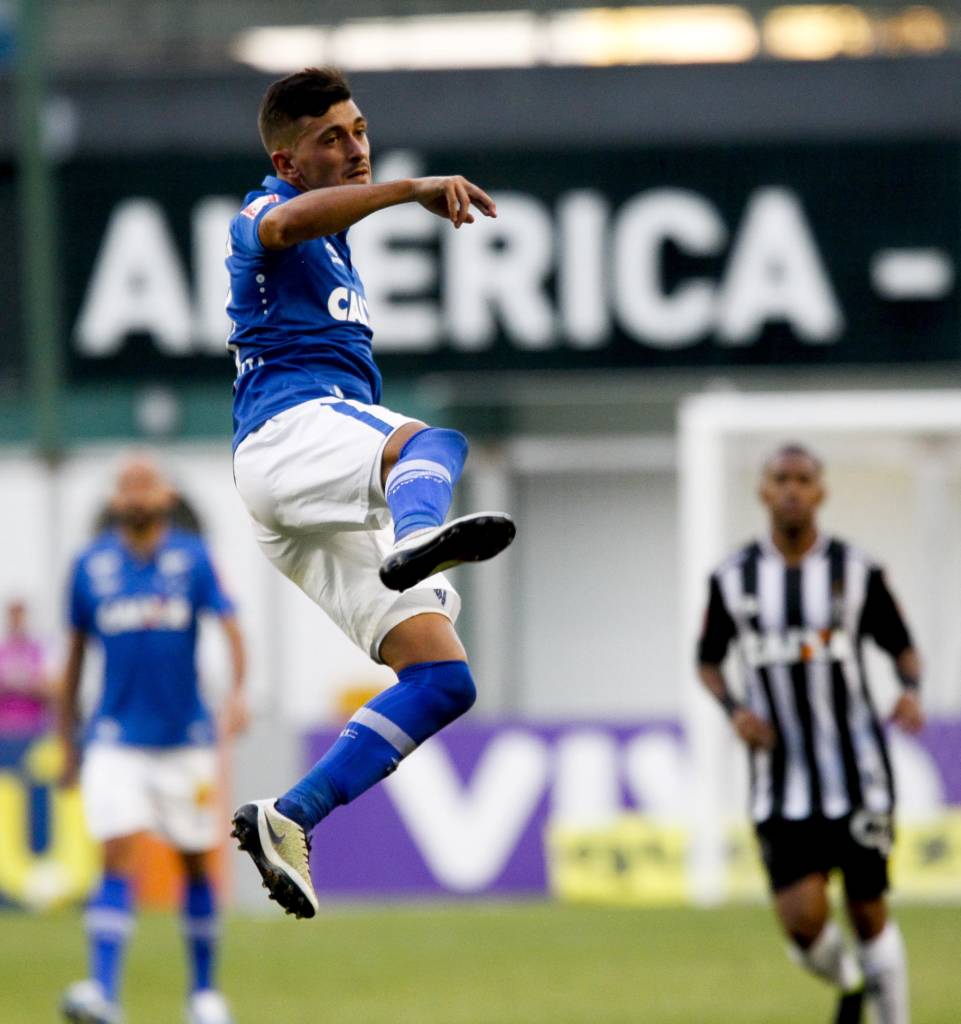 Arrascaeta contou com três assistências no clássico contra o Galo (Foto: Washington Alves/Light Press/Cruzeiro)