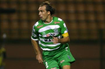 Com duas passagens pelo Goiás, Paulo Baier teve grande destaque no clube (Foto: Marcelo Ferrelli/Gazeta Press)