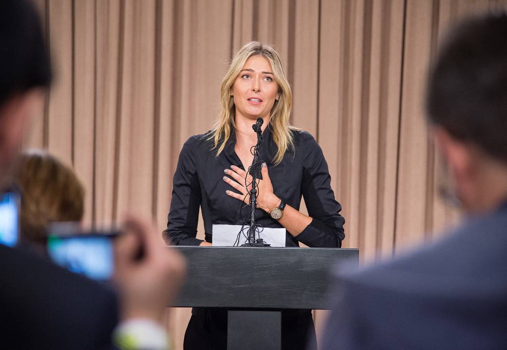 Sharapova apelou à entidade máxima da justiça do esporte para disputar Jogos (Foto: ROBYN BECK/AFP)