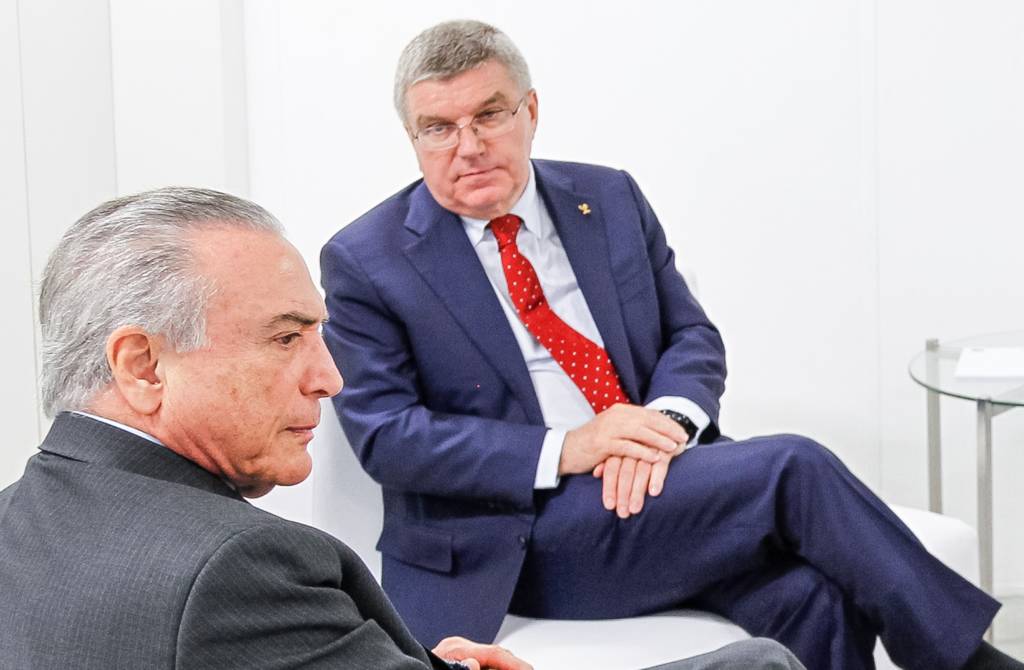 O presidente do COI, Thomas Bach, se encontrou o o atual presidente do Brasil Michel Temer nesta terça-feira (Foto: BETO BARATA/AFP)