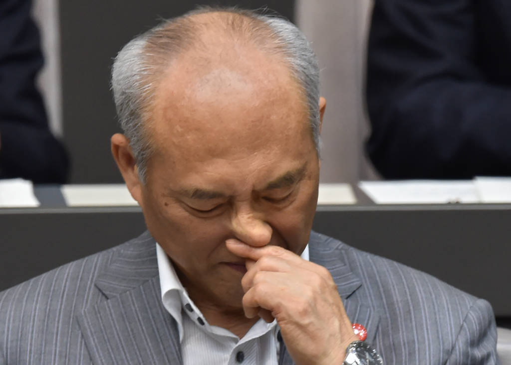  Yoichi Masuzoe renunciou ao cargo de governador de Tóquio nesta quarta-feira (Foto: KAZUHIRO NOGI/AFP)
