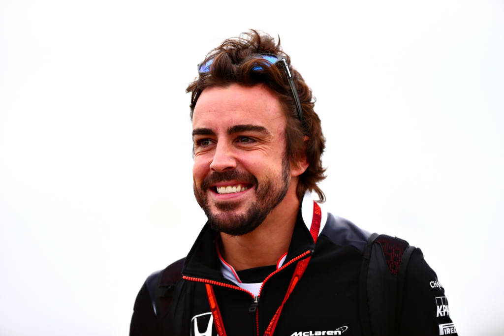 Alonso vem tendo desempenho superior ao de Button na temporada (Foto: Dan Istitene/AFP)
