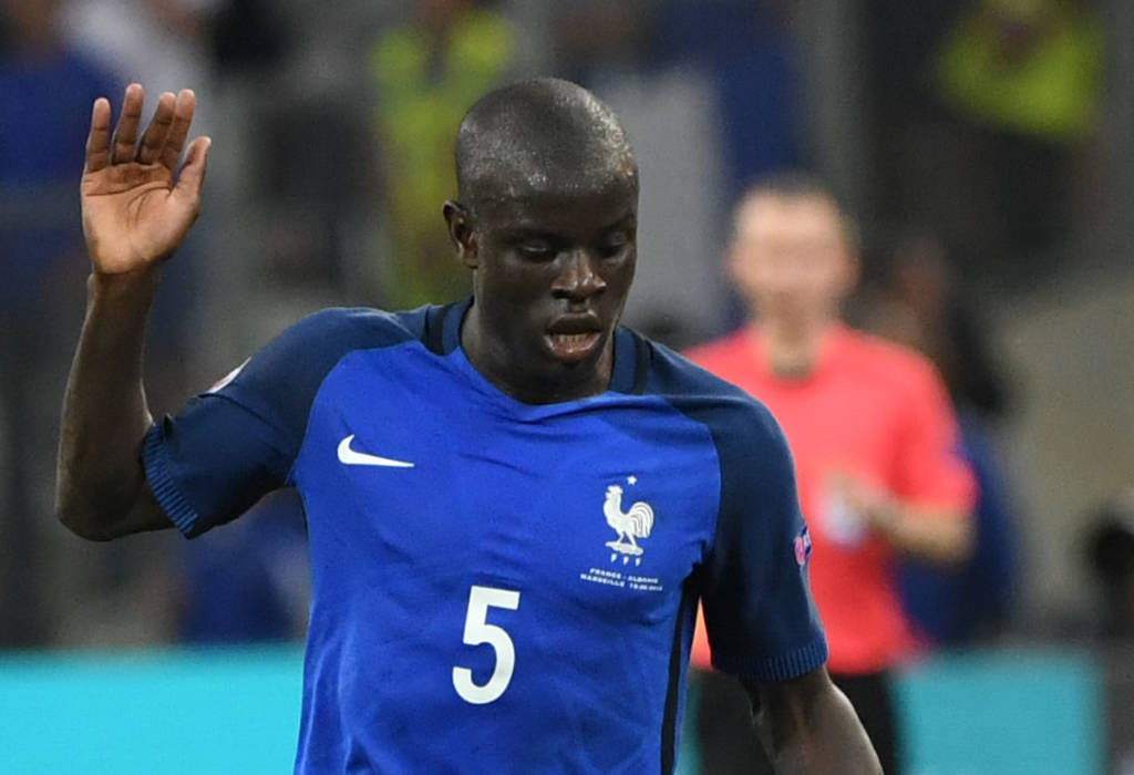 Kanté foi destaque do Leicester e está com a seleção da França na disputa da Eurocopa (Foto: AFP/Boris Horvat)