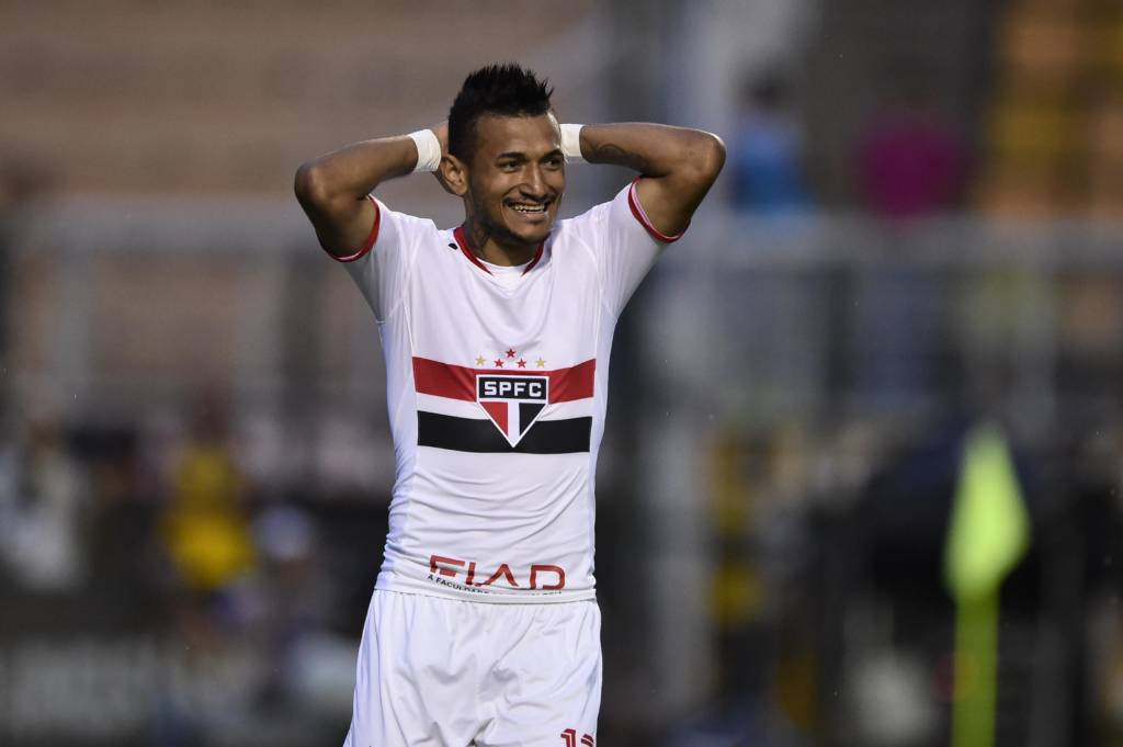 O Sport mandou um dirigente para reiniciar a negociação com Rogério (Foto: Fernando Dantas/Gazeta Press)